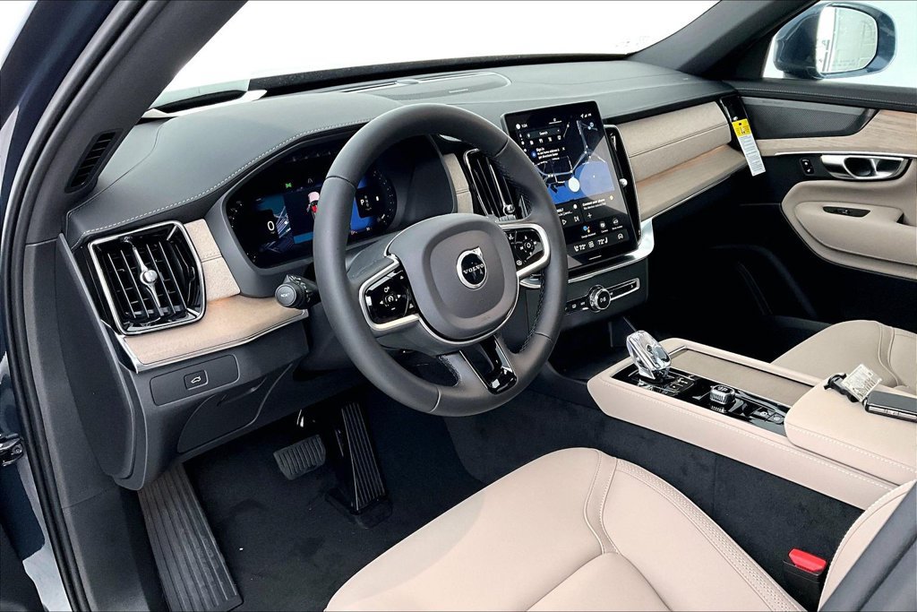 New 2026 Volvo XC90 B6 Plus w/ Protection Package Premier AWD/4WD image 21
