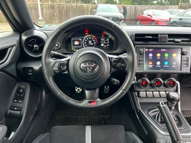 Used 2024 Toyota GR86 Premium w/ Performance Package image 13