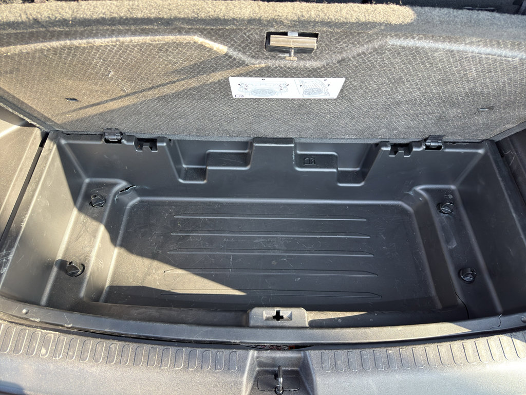 Used 2025 Chevrolet Traverse LT image 47