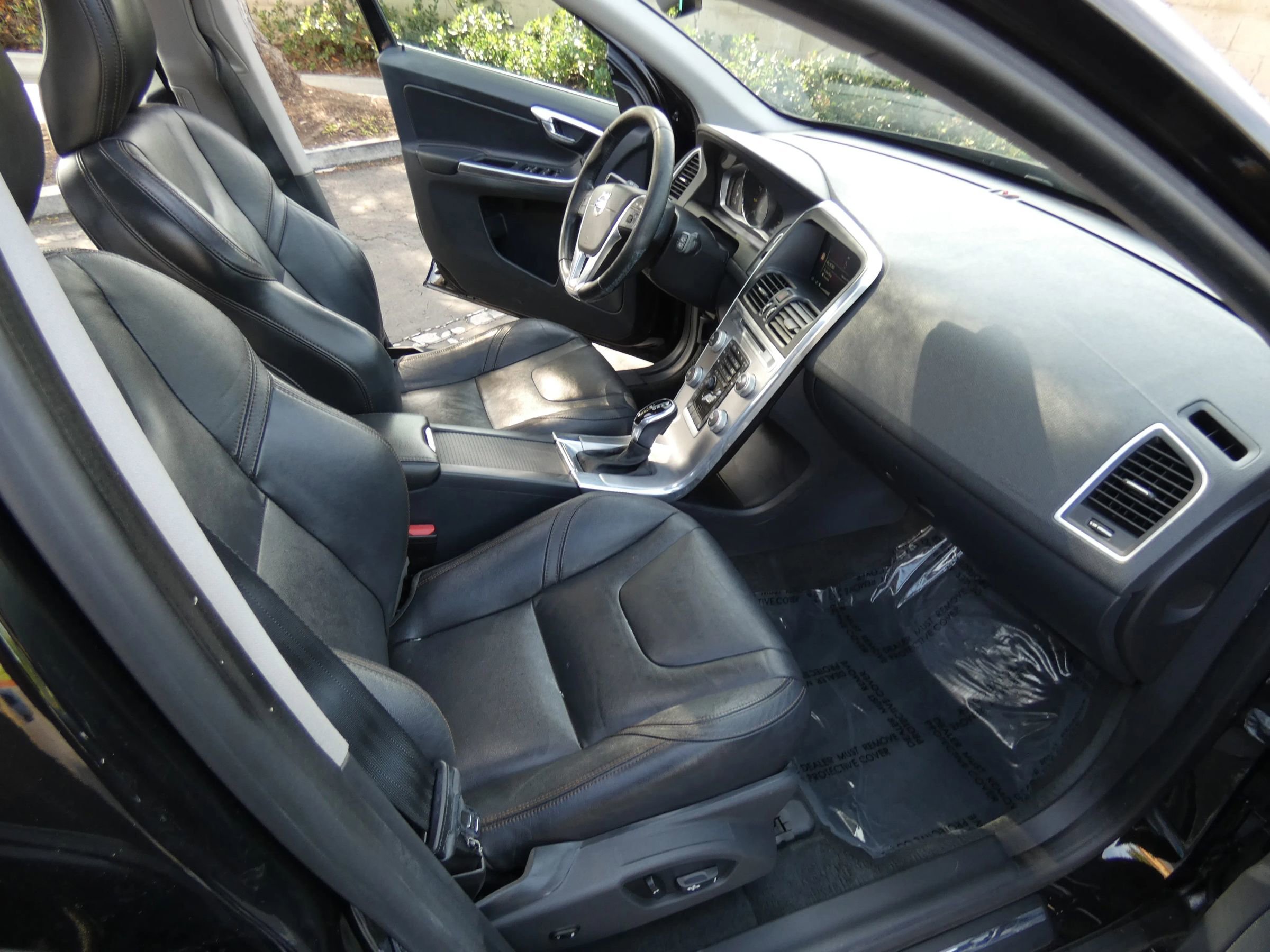 Used 2017 Volvo XC60 T5 Dynamic w/ Preferred Option Package image 23