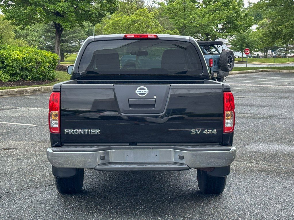 Used 2012 Nissan Frontier SV w/ SV Premium Utility Pkg AWD/4WD image 12