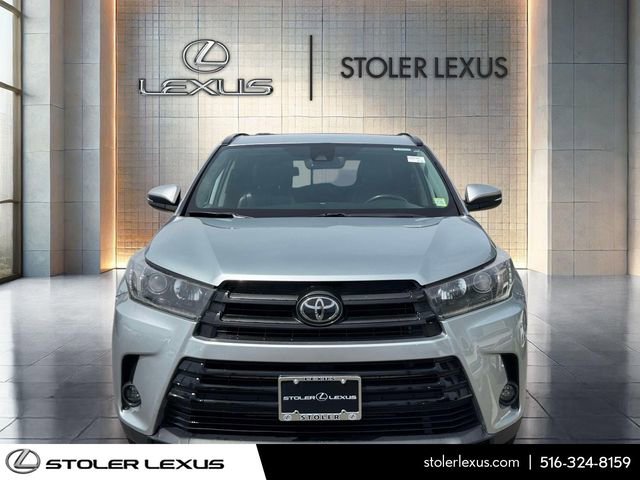 Used 2019 Toyota Highlander SE w/ Protection Package #3 AWD/4WD image 2