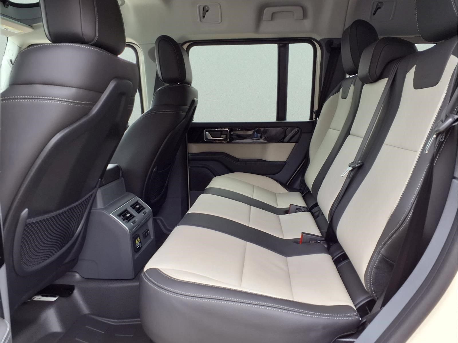 New 2026 INEOS Grenadier Station Wagon AWD/4WD image 9