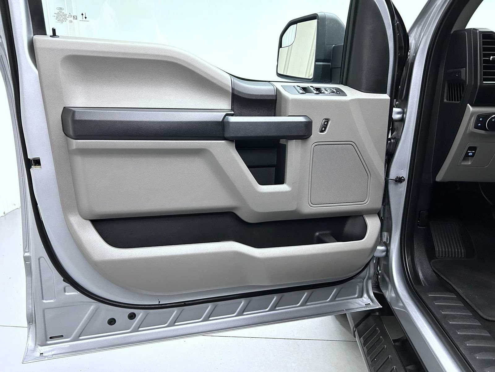 Used 2020 Ford F150 XL w/ Equipment Group 101A Mid AWD/4WD image 9