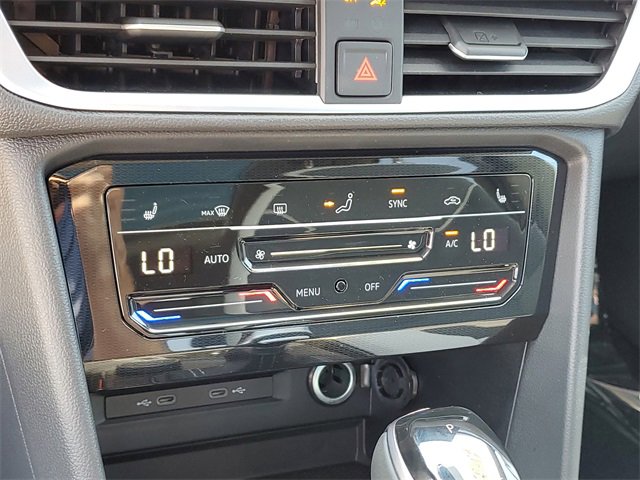 New 2025 Volkswagen Taos SE image 29