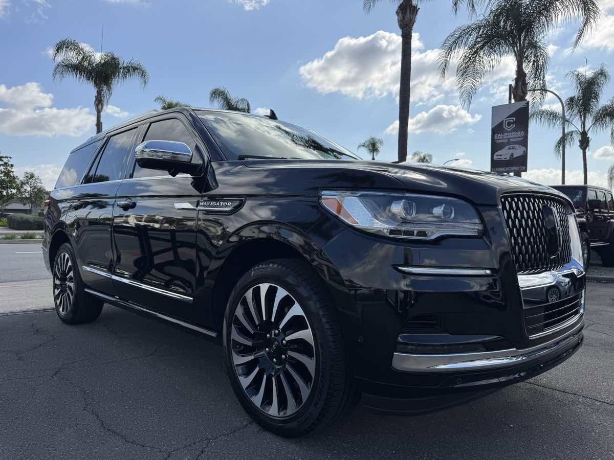 Used 2023 Lincoln Navigator Black Label image 9