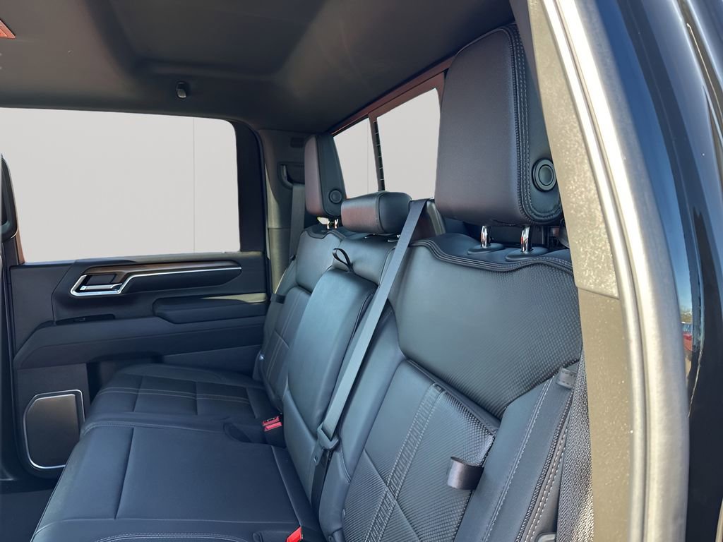 Used 2025 Chevrolet Silverado 2500 High Country w/ High Country Premium Package image 19