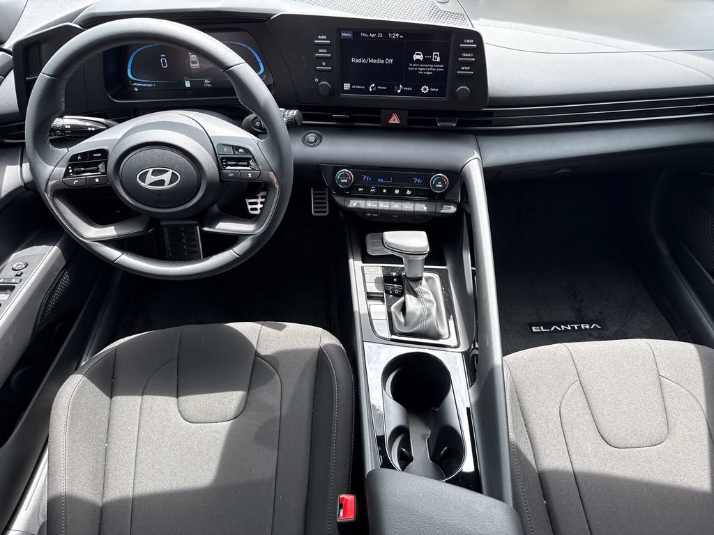 New 2026 Hyundai Elantra SEL Sport Premium FWD image 10