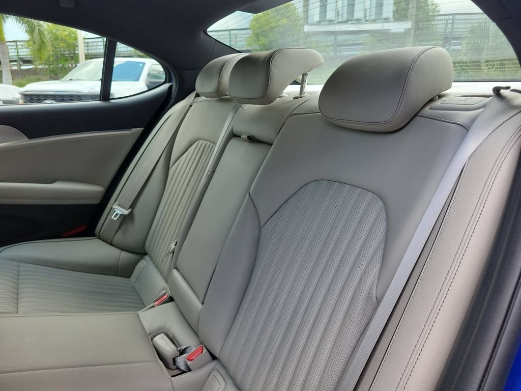 Used 2022 Genesis G70 3.3T RWD image 10