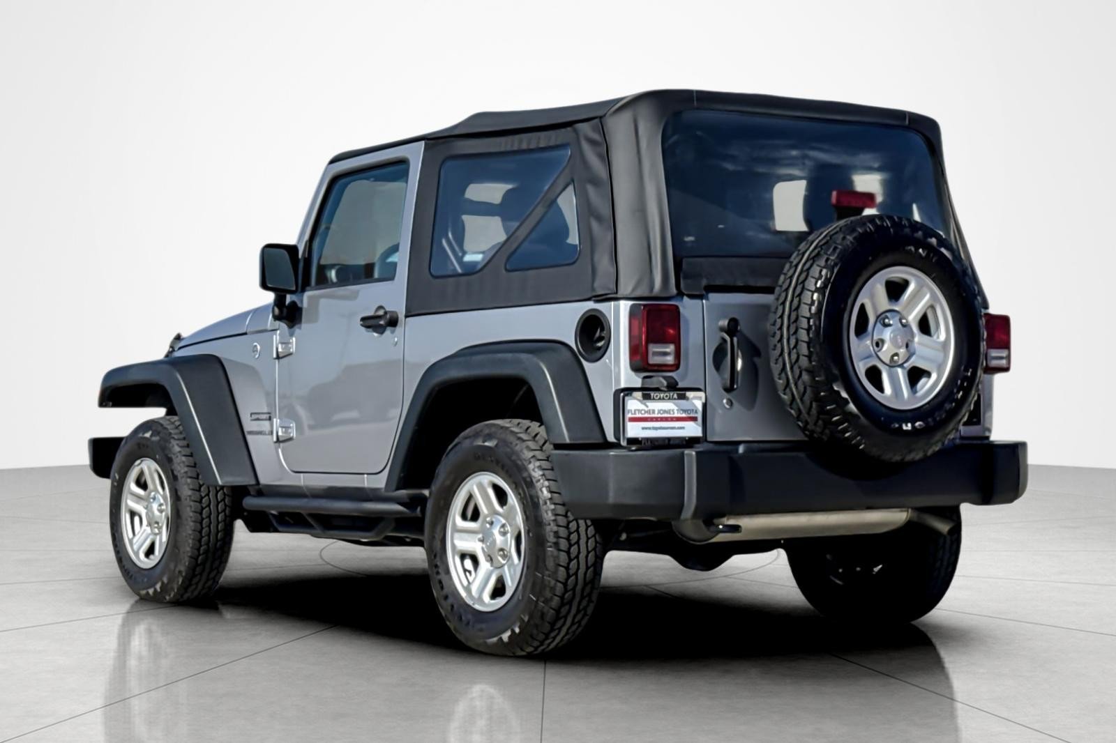 Used 2016 Jeep Wrangler Sport image 3