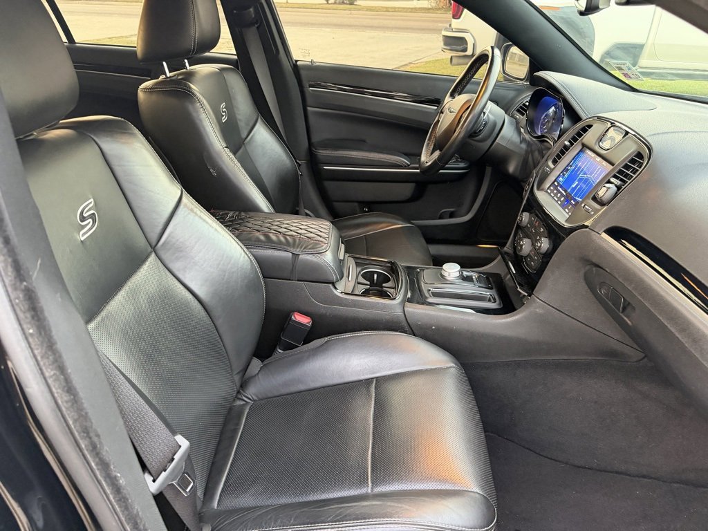 Used 2022 Chrysler 300 S w/ Comfort Group image 12