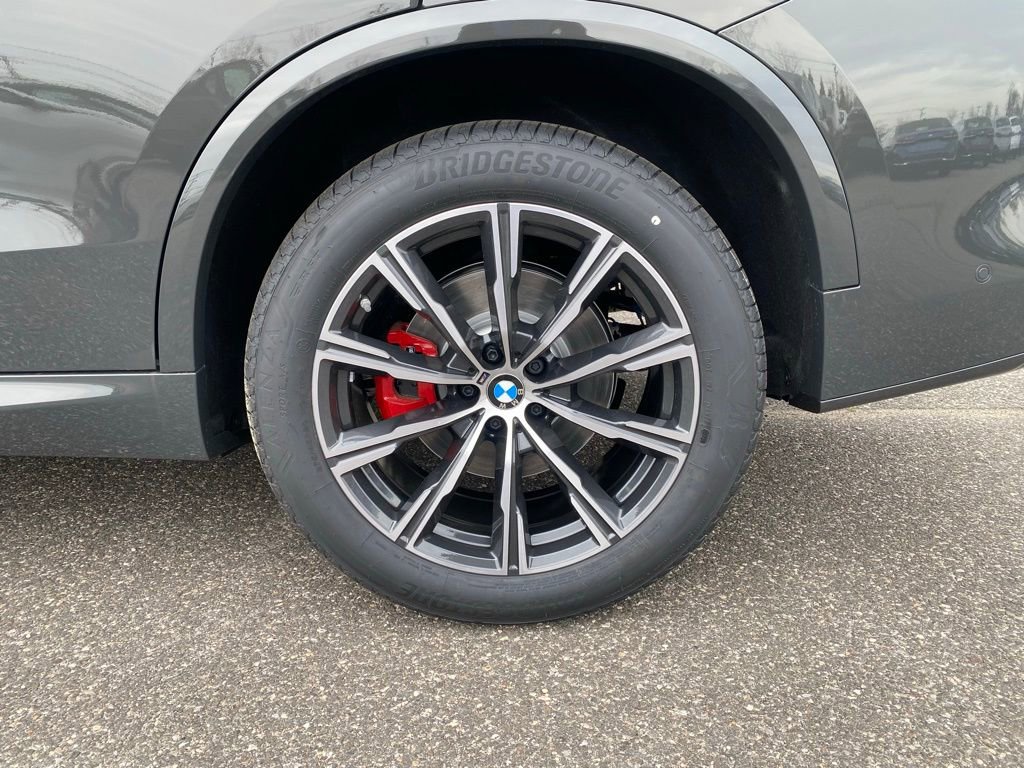New 2026 BMW X5 xDrive40i w/ M Sport Package AWD/4WD image 5