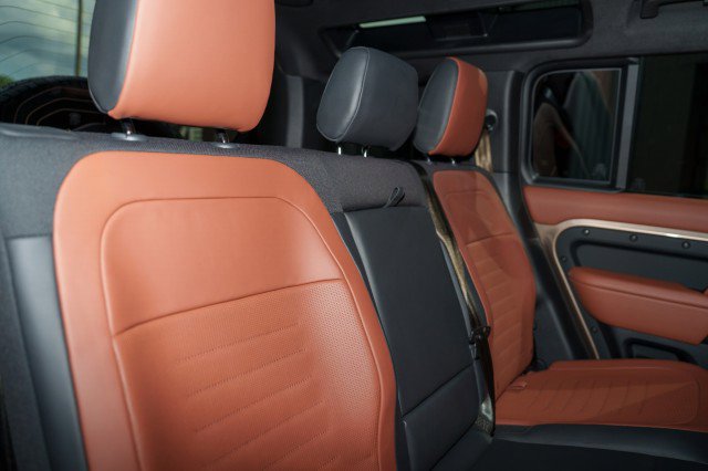 Used 2026 Land Rover Defender 110 OCTA image 22