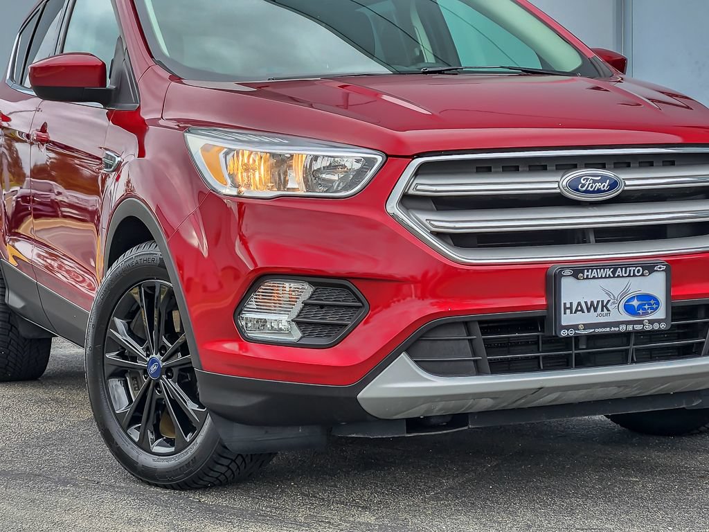 Used 2018 Ford Escape SE FWD image 2