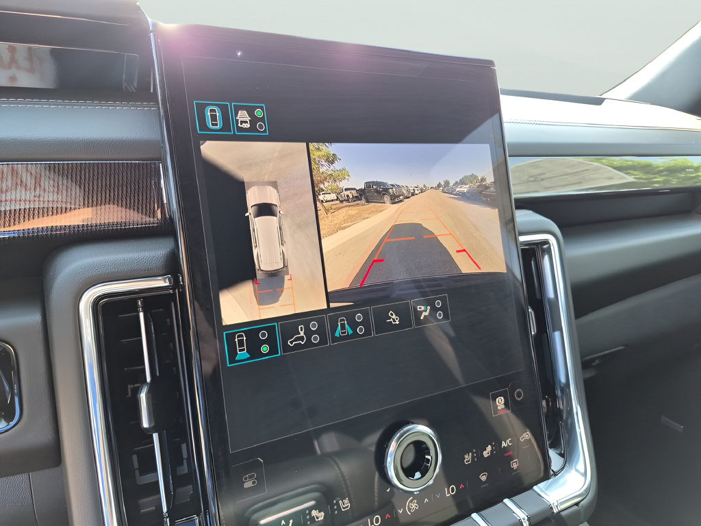 New 2026 GMC Yukon Elevation w/ Elevation Premium Package AWD/4WD image 30