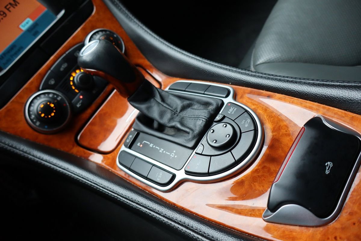 Used 2004 Mercedes-Benz SL 500 image 24