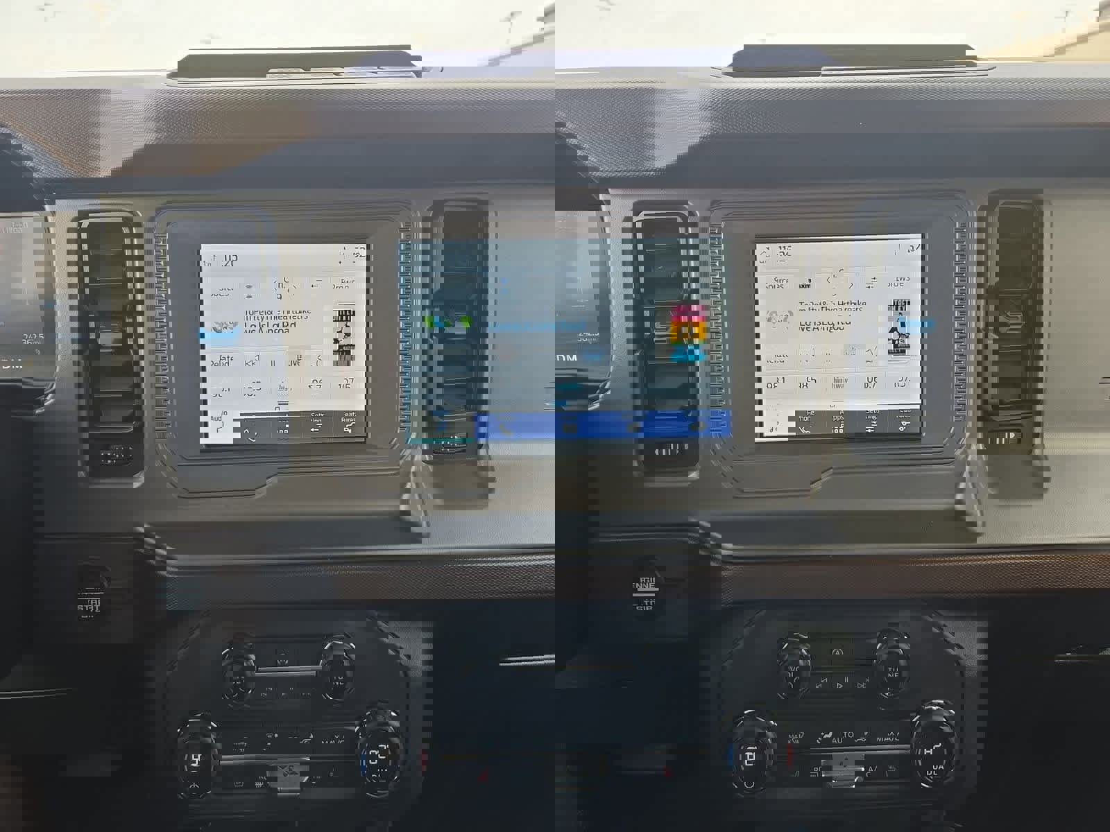 Used 2023 Ford Bronco Outer Banks image 27