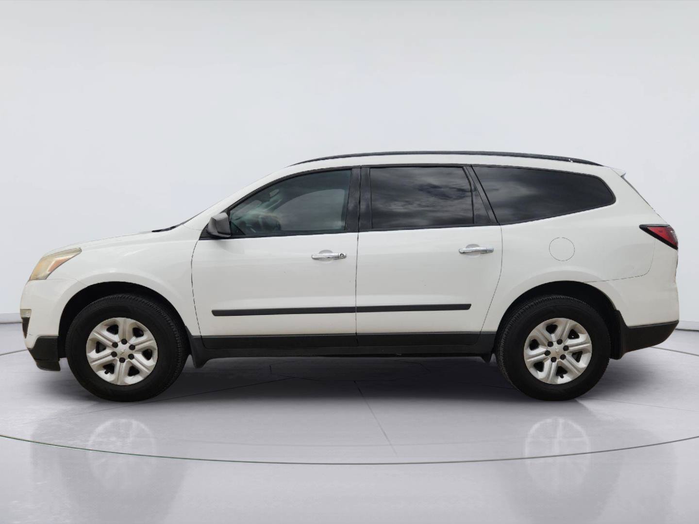 Certified 2017 Chevrolet Traverse LS FWD image 4