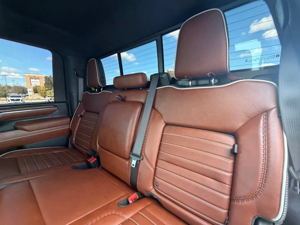Used 2024 GMC Sierra 2500 Denali Ultimate w/ Max Trailering Package AWD/4WD image 27