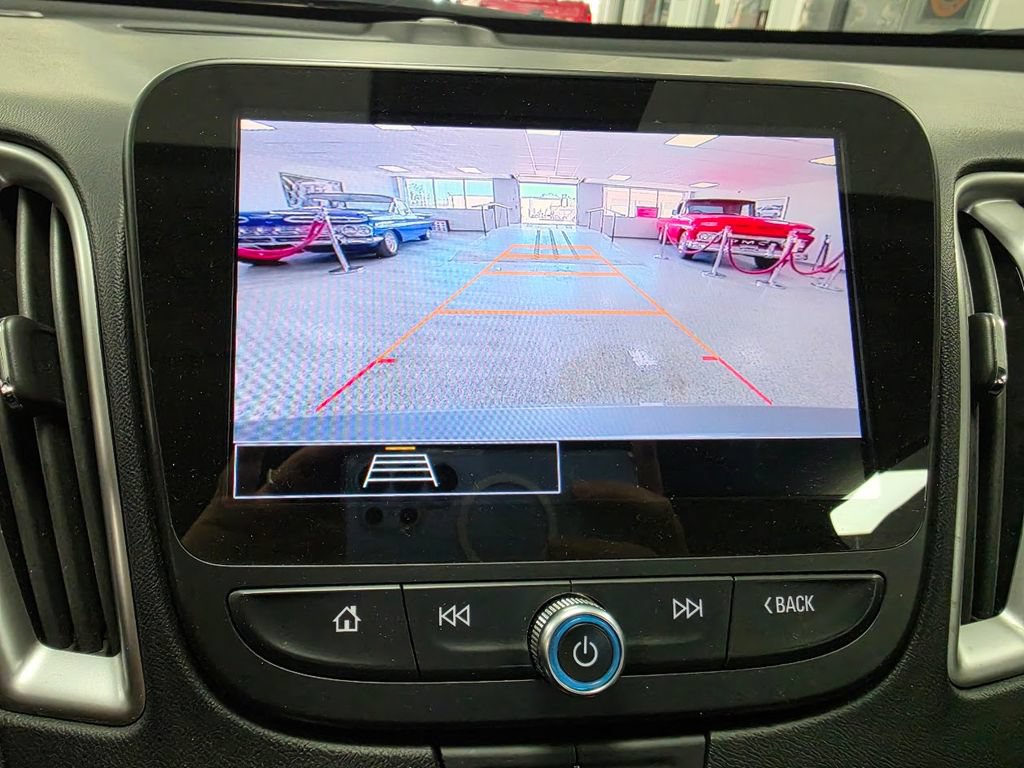 Used 2025 Chevrolet Malibu LT FWD image 21