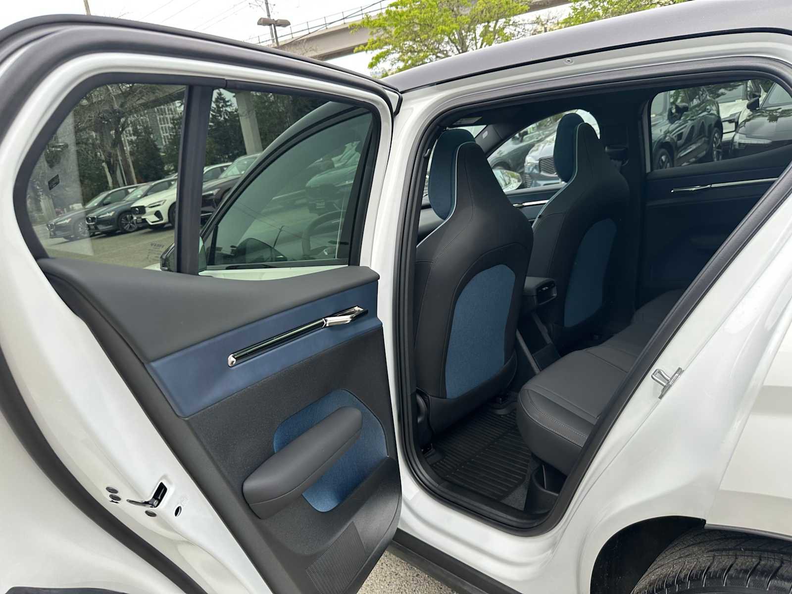 Used 2025 Volvo EX30 Plus w/ Protection Package Premier AWD/4WD image 16