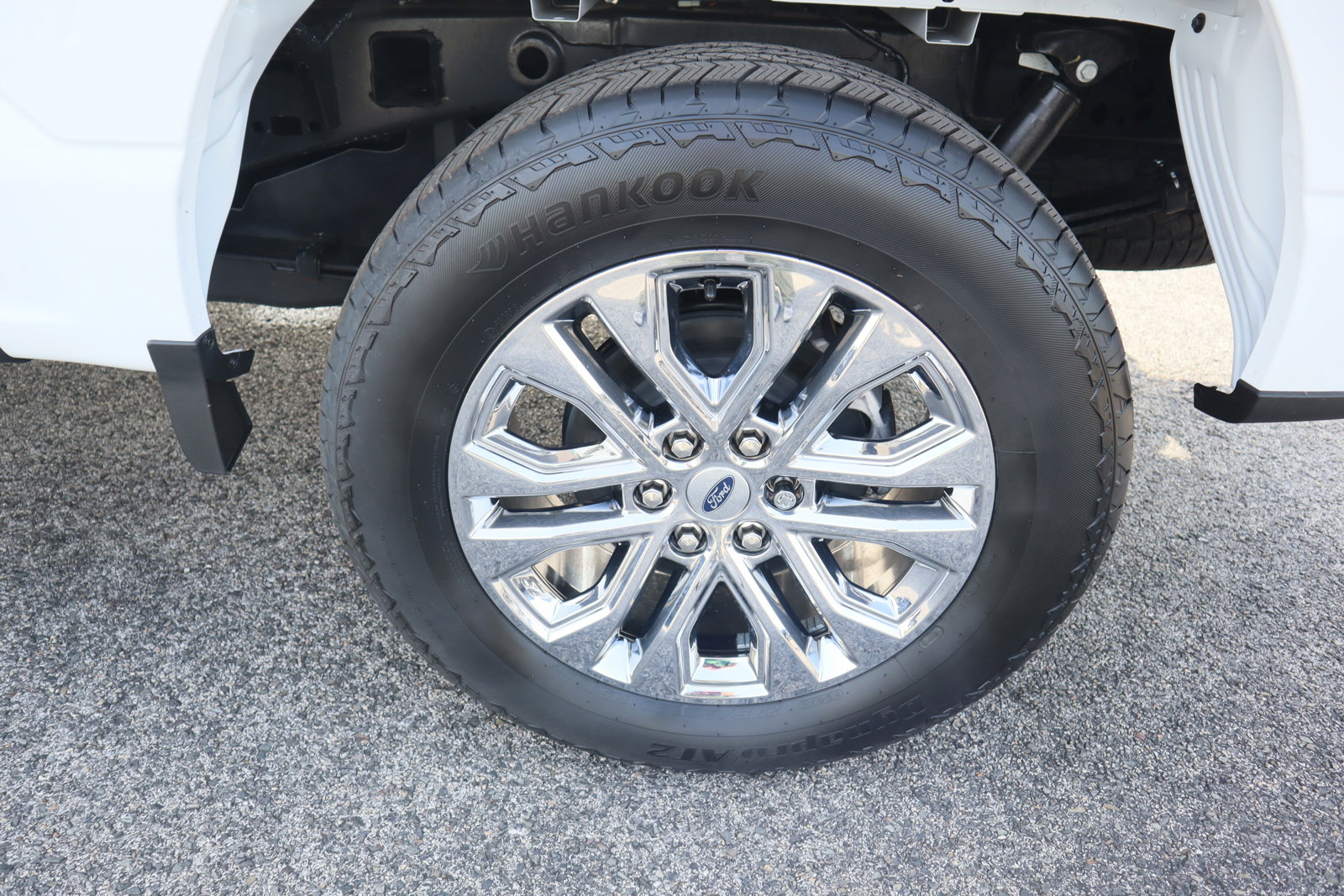 New 2025 Ford F150 Lariat w/ Equipment Group 501A Mid image 13