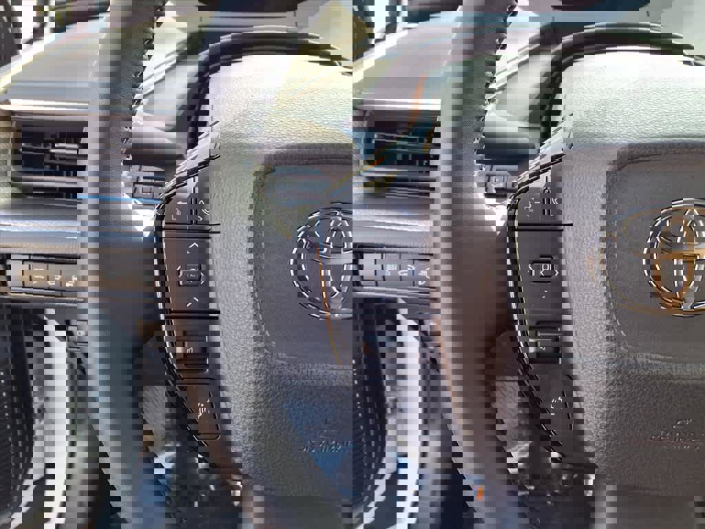 Used 2024 Toyota Prius XLE image 10