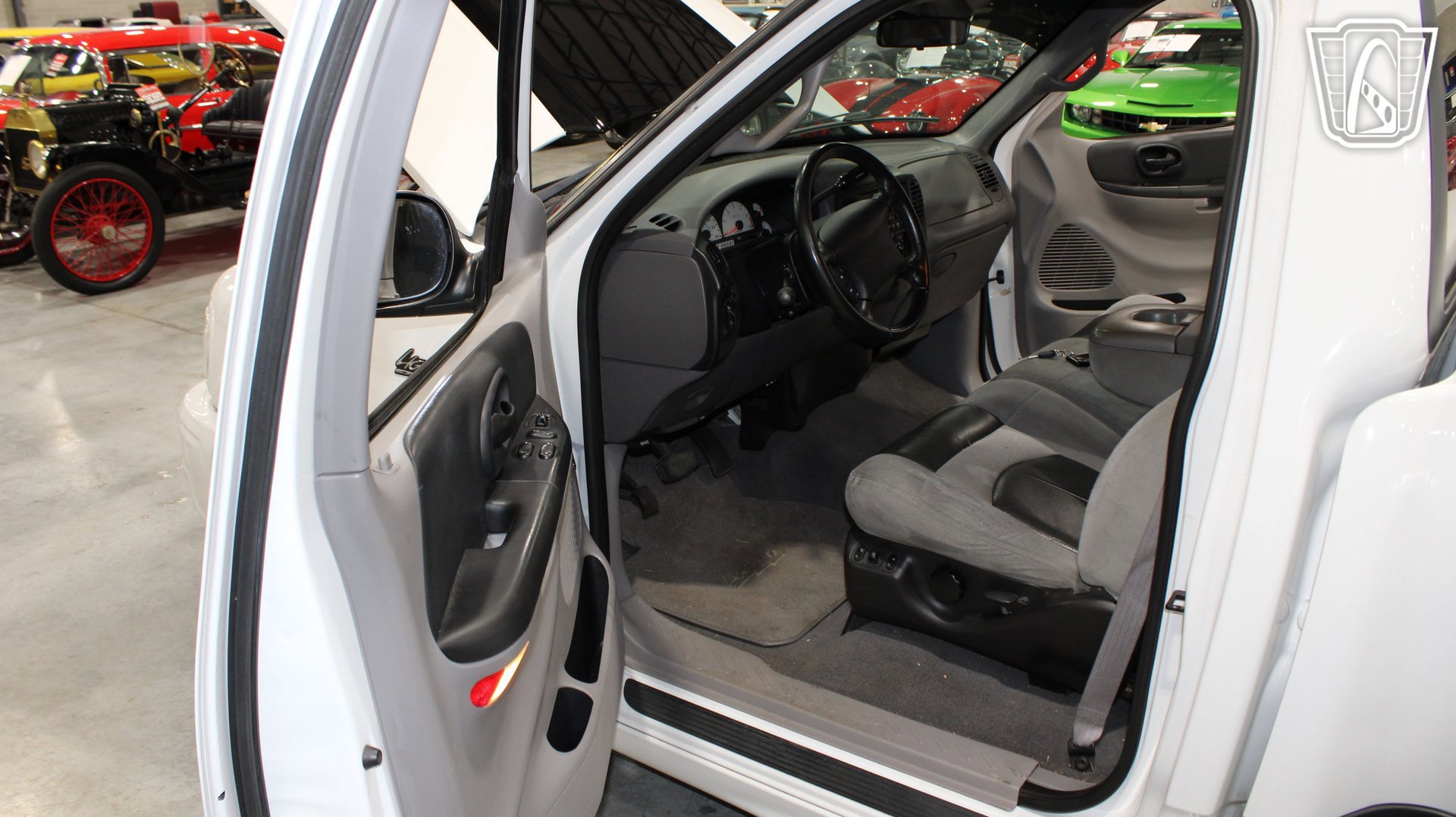 Used 2000 Ford F150 Lightning image 6