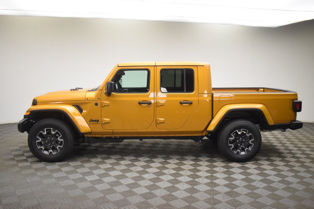 New 2026 Jeep Gladiator Sport AWD/4WD image 16