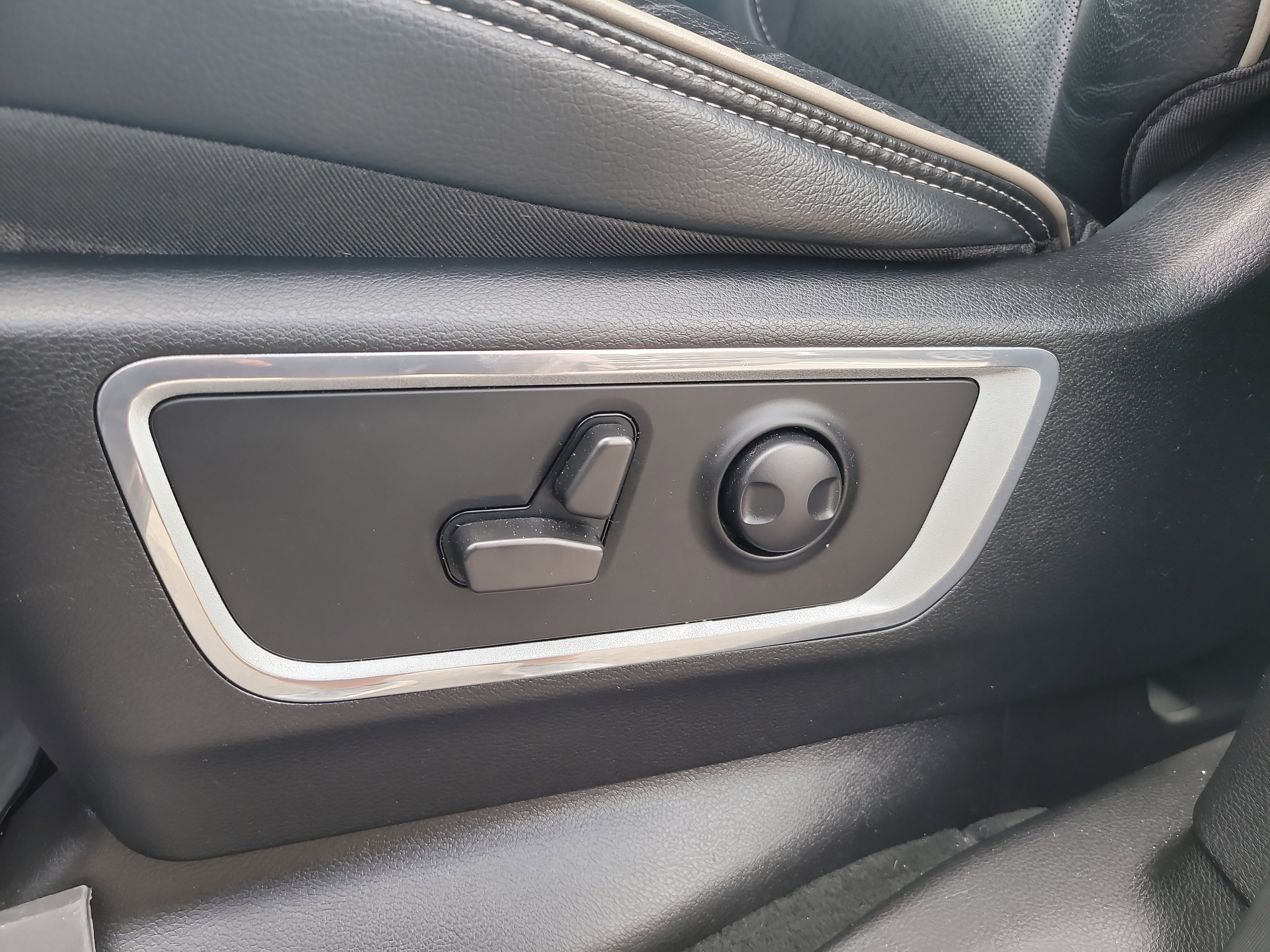 Used 2022 RAM 1500 Laramie RWD image 19