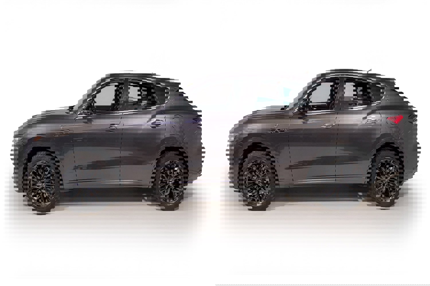 Used 2024 Maserati Levante GT Ultima image 4