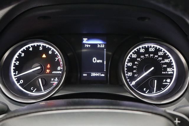 Used 2022 Toyota Camry SE image 23