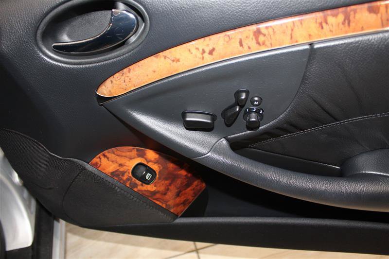 Used 2006 Mercedes-Benz CLK 350 Coupe image 26