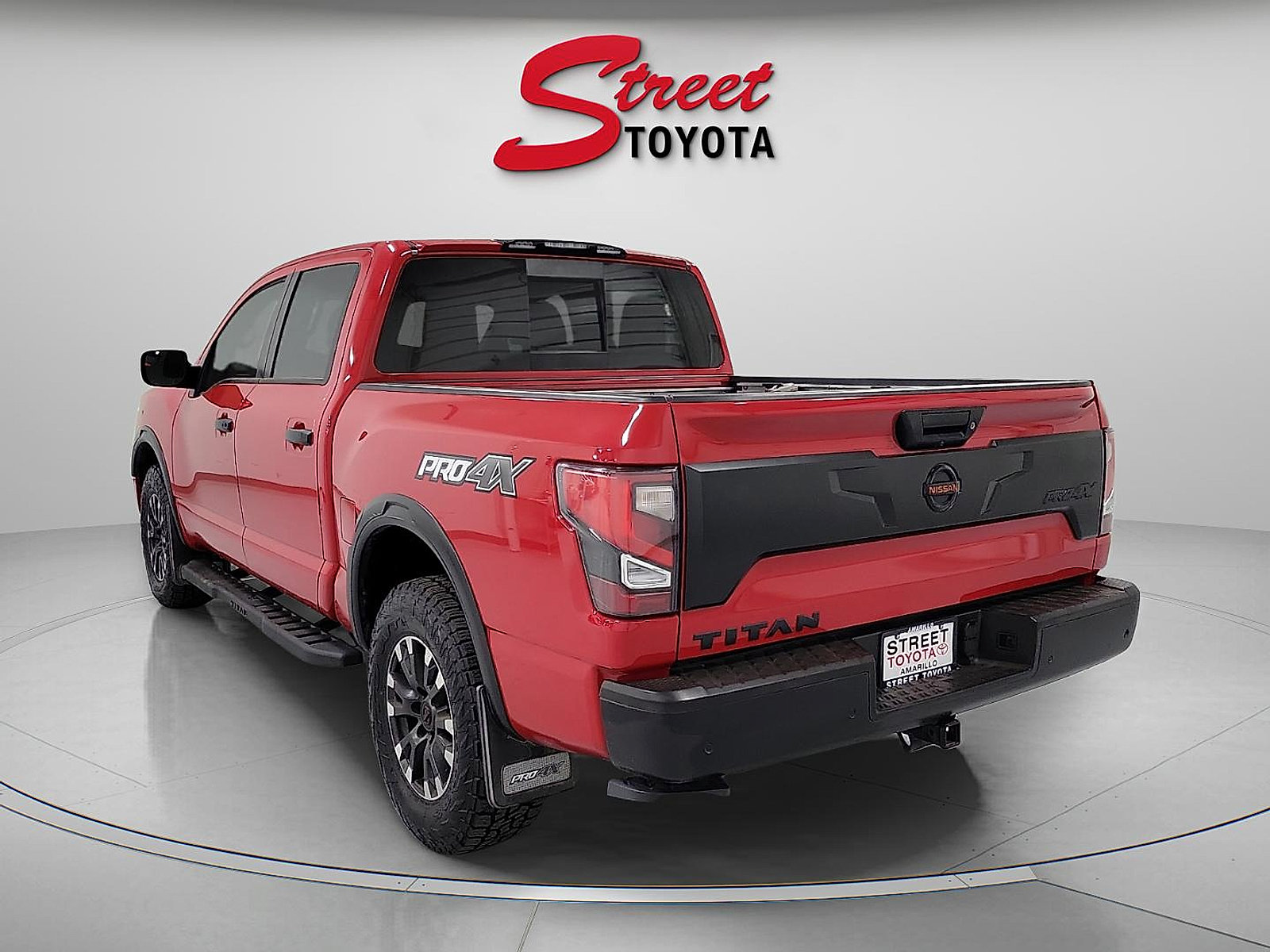 Used 2021 Nissan Titan PRO-4X w/ Pro-4x Convenience Package AWD/4WD image 2