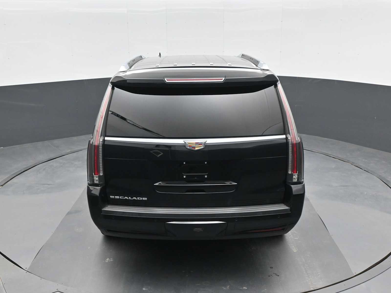 Used 2018 Cadillac Escalade 4WD image 26