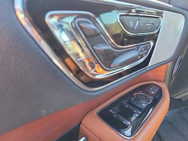 Certified 2020 Lincoln Navigator L Reserve w/ Luxury Package AWD/4WD image 24