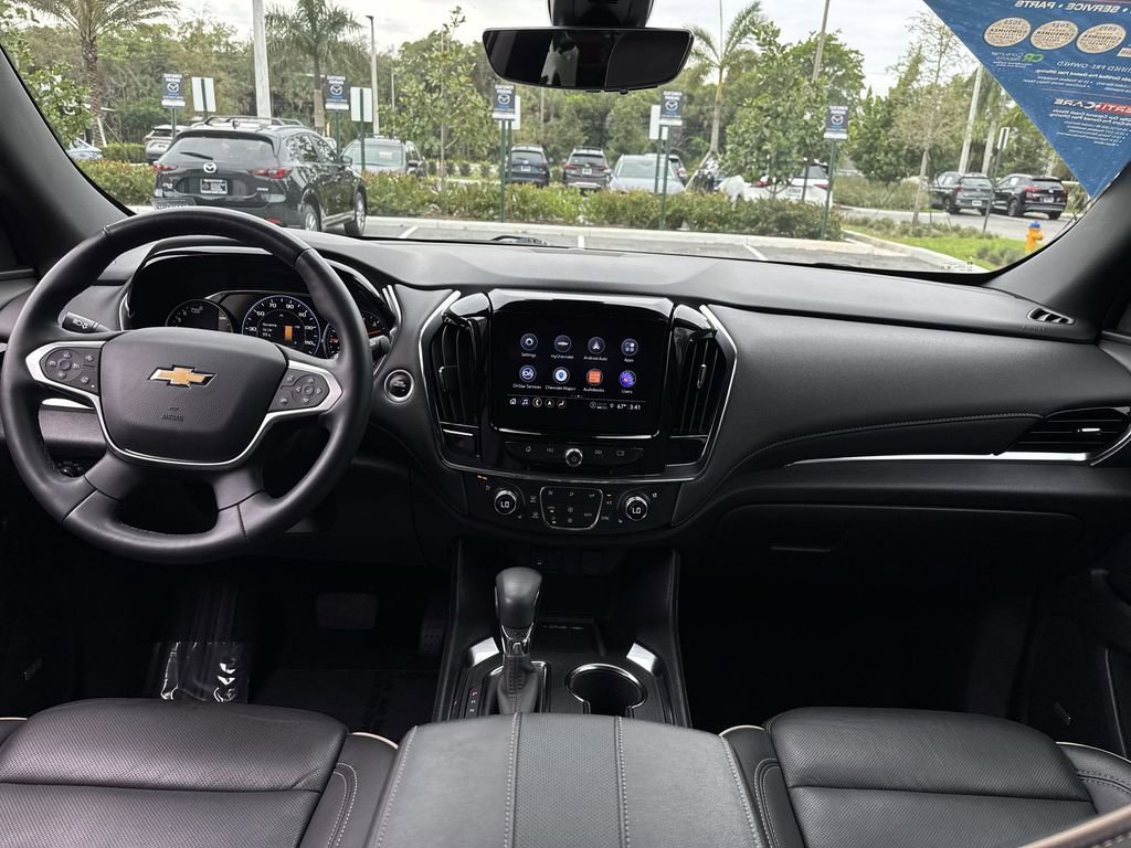 Used 2023 Chevrolet Traverse Premier FWD image 14