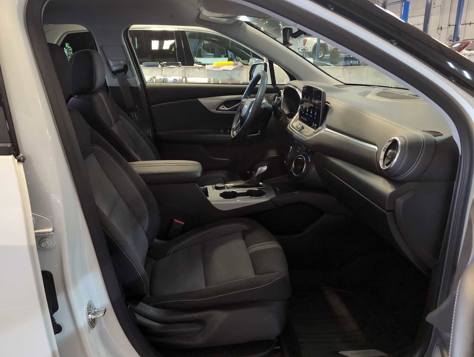 Used 2024 Chevrolet Blazer LT w/ Convenience Package image 26