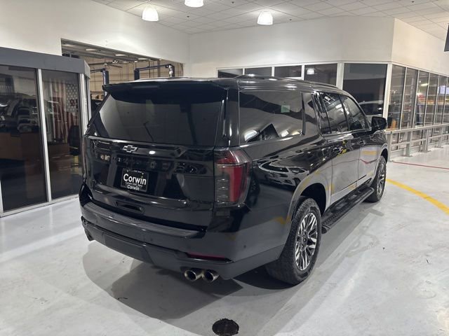 Used 2025 Chevrolet Suburban Z71 image 9