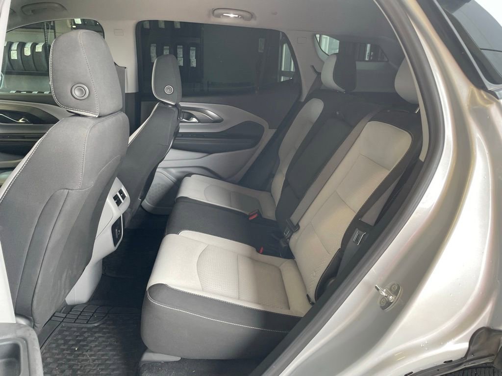 Used 2022 GMC Terrain SLE w/ Driver Convenience Package FWD image 16