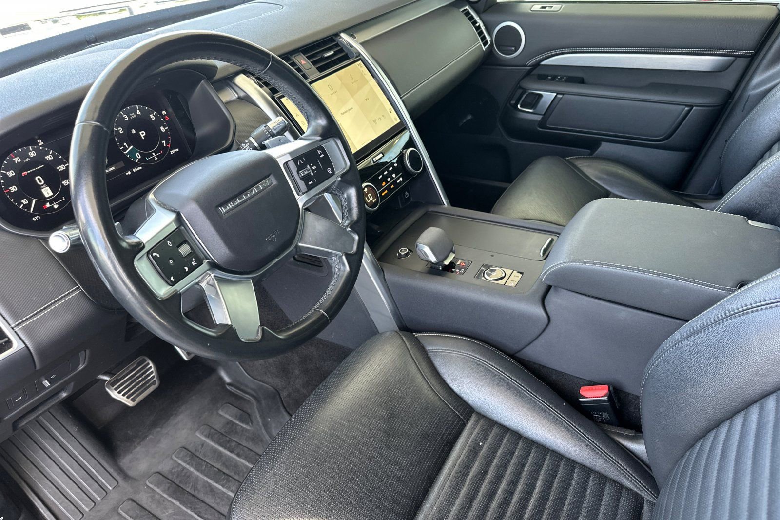 Used 2022 Land Rover Discovery S R-Dynamic AWD/4WD image 11