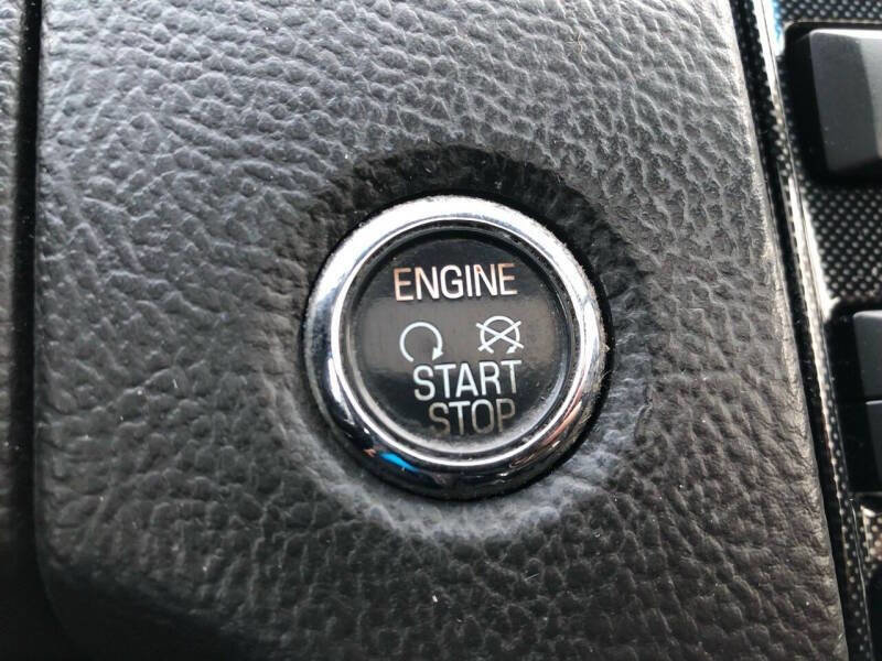 Used 2010 Ford Taurus SHO image 21