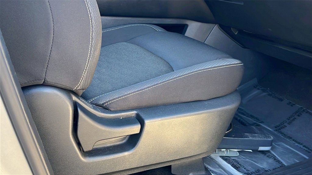 Used 2024 Nissan Pathfinder SV image 13