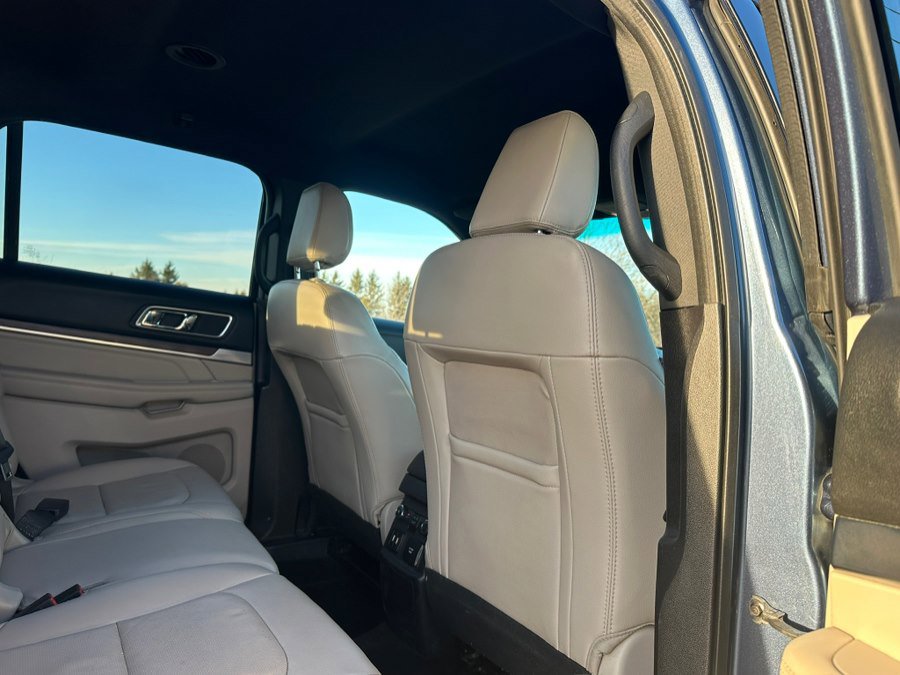 Used 2018 Ford Explorer Limited image 35