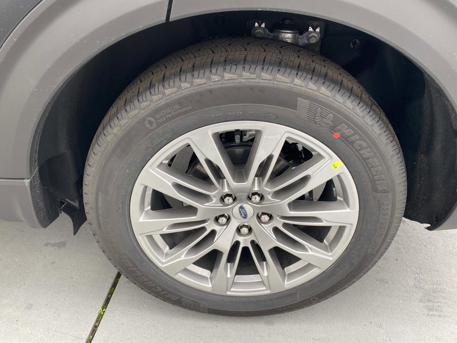 New 2026 Ford Explorer Platinum image 8