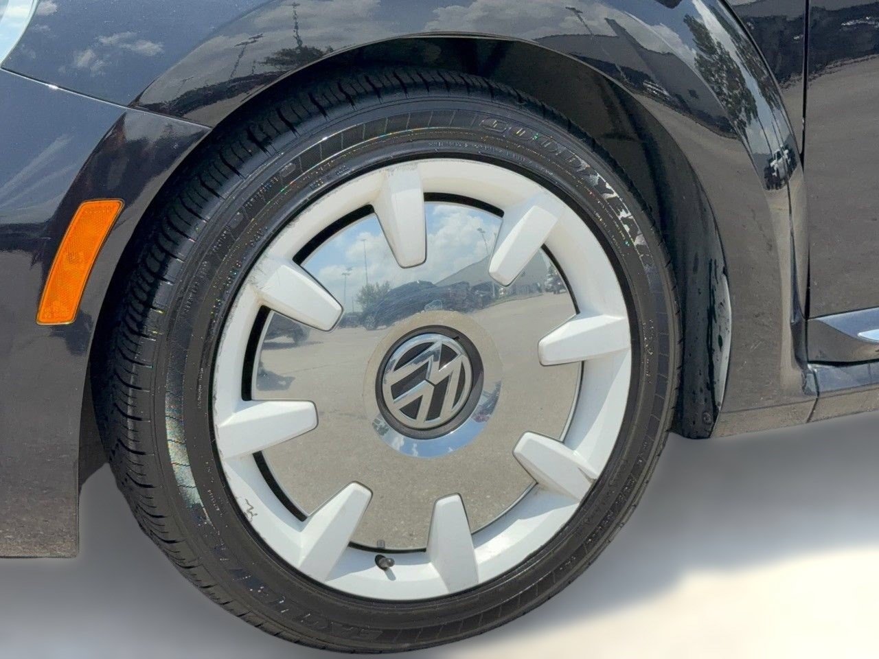 Used 2019 Volkswagen Beetle 2.0T Final Edition SEL FWD image 13