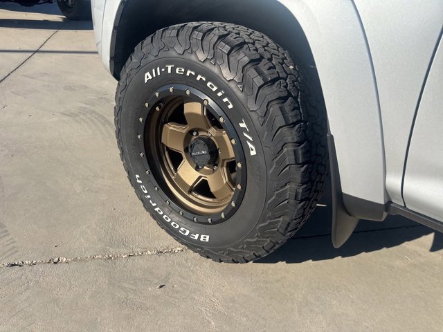 Used 2017 Toyota 4Runner SR5 Premium image 9