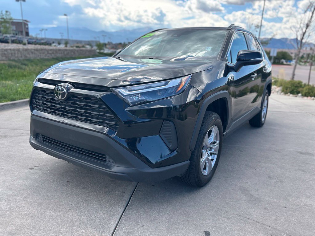 Used 2025 Toyota RAV4 XLE AWD/4WD image 3