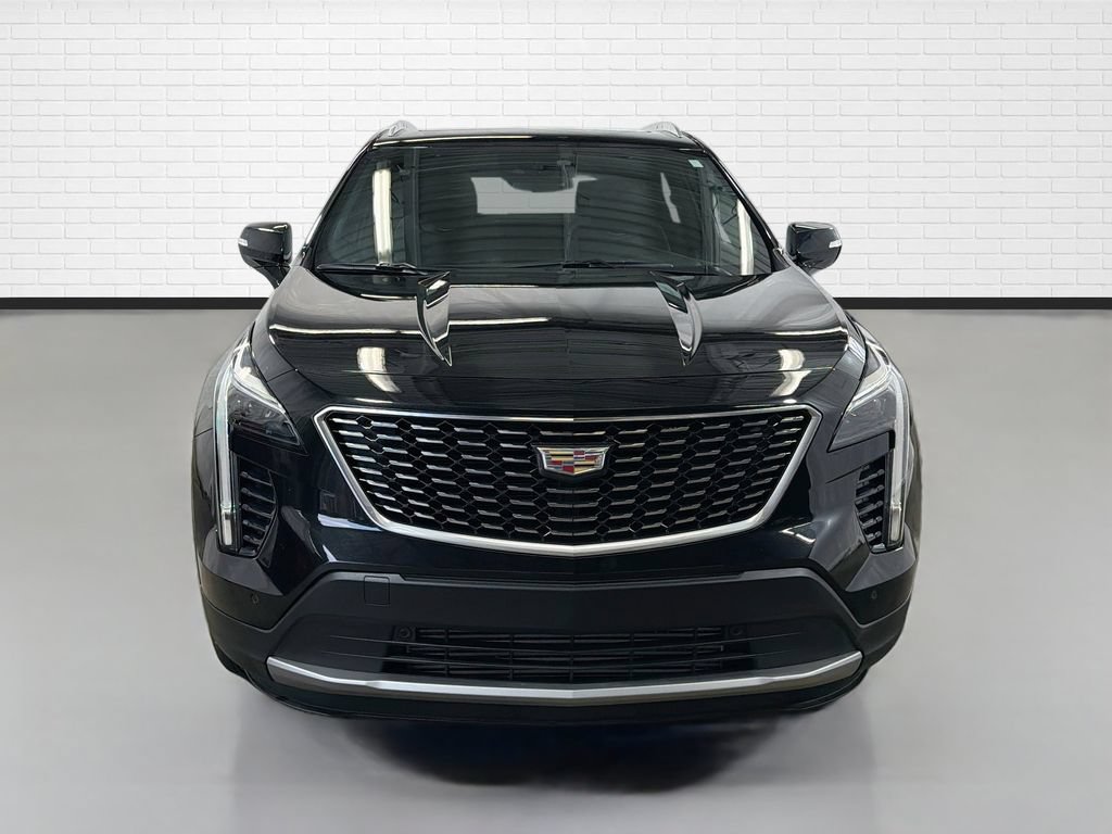 Used 2023 Cadillac XT4 Premium Luxury w/ Technology Package AWD/4WD image 2