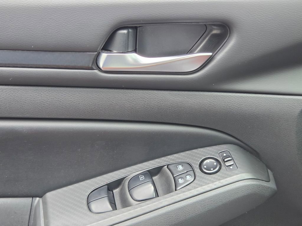 Used 2024 Nissan Altima 2.5 SV image 26